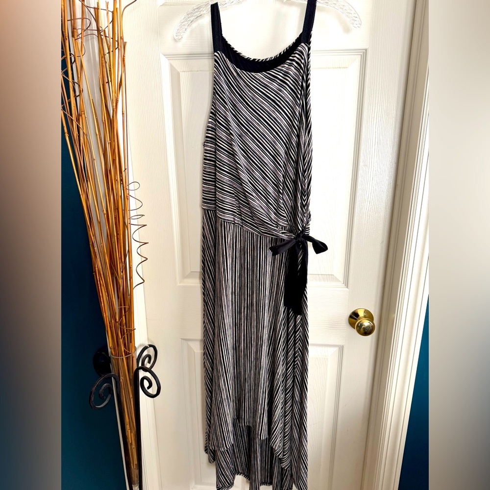 ASYMMETRICAL SLEEVELESS DRESS